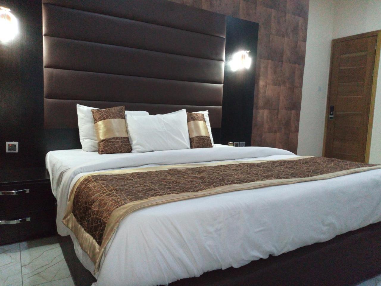 Bana Hotel & Suites Lagos Exterior foto