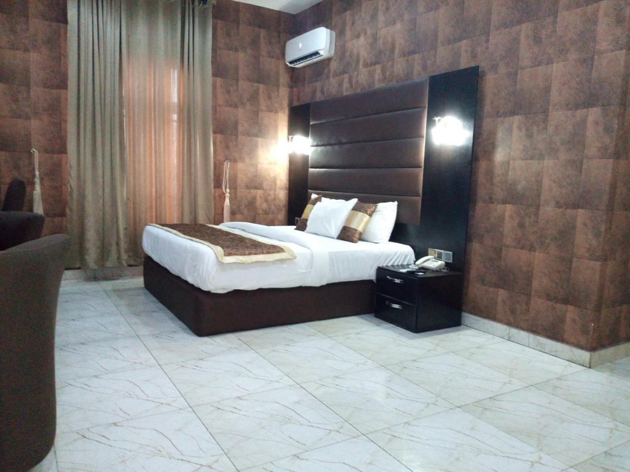 Bana Hotel & Suites Lagos Exterior foto