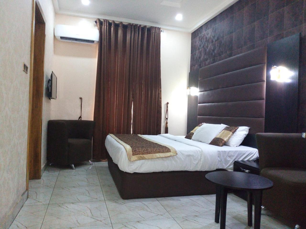 Bana Hotel & Suites Lagos Exterior foto